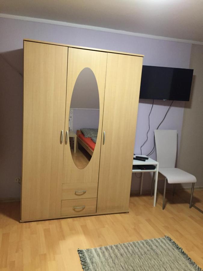 Hotel Fekete Macska Panzio Tata Exterior foto